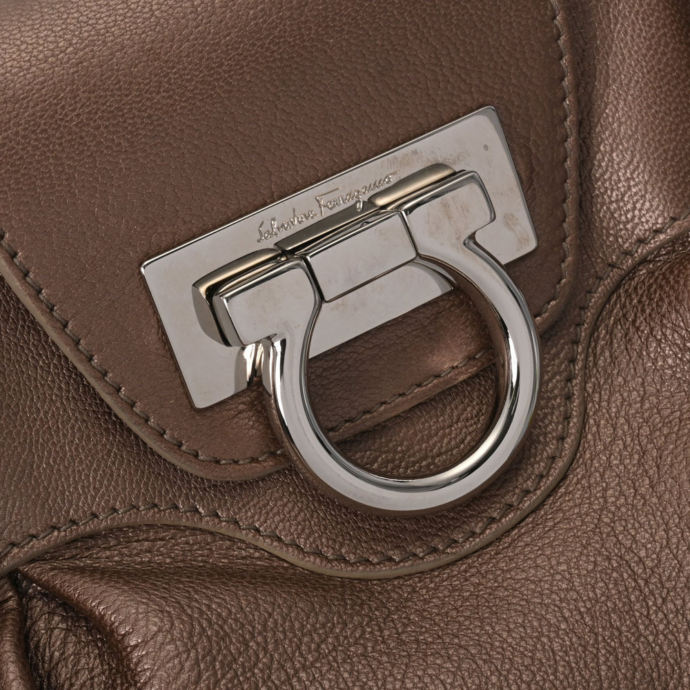 SALVATORE FERRAGAMO Marissa Gancini Bron White Leather Handbag - Picture 8 of 9